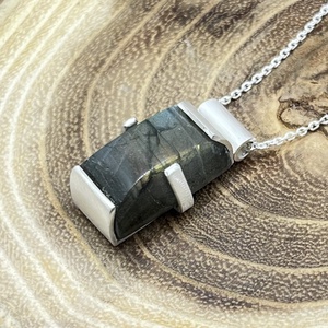 Labradorit ezüst nyaklánc - ékszer - nyaklánc - medál - Meska.hu