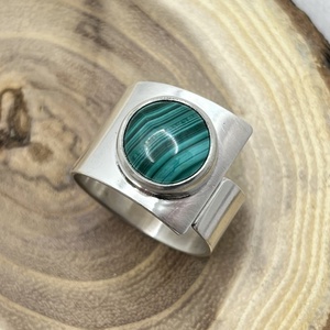 Malachit ezüst gyűrű  - ékszer - gyűrű - szoliter gyűrű - Meska.hu