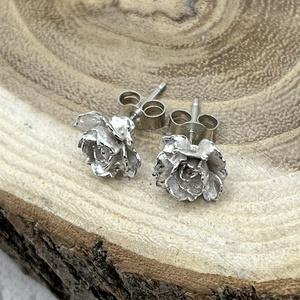 Szellőrózsa ezüst fülbevaló - ékszer - fülbevaló - pötty fülbevaló - Meska.hu