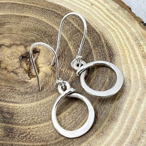 Ezüst hurok fülbevaló - ékszer - fülbevaló - lógó fülbevaló - Meska.hu