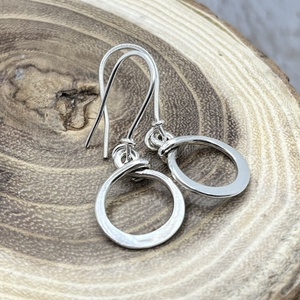 Ezüst hurok fülbevaló - ékszer - fülbevaló - lógó fülbevaló - Meska.hu