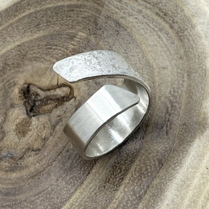 Széles ezüst gyűrű  - ékszer - gyűrű - statement gyűrű - Meska.hu