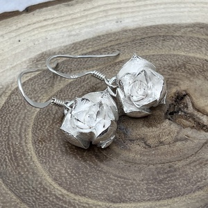 Kövirózsa ezüst fülbevaló (nagy) - ékszer - fülbevaló - lógó fülbevaló - Meska.hu