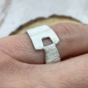 Csíkos ezüst gyűrű  - ékszer - gyűrű - statement gyűrű - Meska.hu