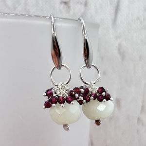 Jáde-gránát ezüst fülbevaló - ékszer - fülbevaló - lógó fülbevaló - Meska.hu