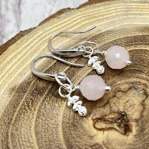 Rózsakvarc ezüst fülbevaló levélkével - Meska.hu