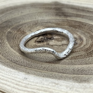 Hullám ezüst gyűrű (texturált) - Meska.hu