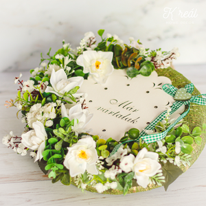 Üdezöld tavaszi virágos kopogtató - ajtódísz - otthon & életmód - dekoráció - ajtó- és ablak dekoráció - ajtódísz & kopogtató - Meska.hu