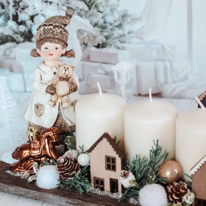 Adventi tál nosztalgia kislányfigurával - Meska.hu