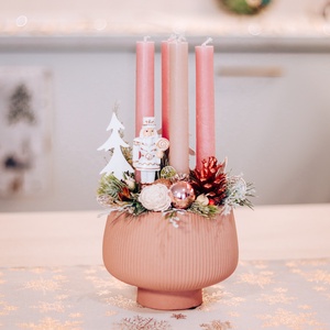 Pasztell adventi kaspó diótörővel, Karácsony, Adventi díszek, Adventi gyertyadíszek és koszorúdíszek, Virágkötés, MESKA