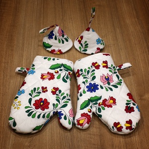 Matyó mintás kesztyű és fedőfogó szett, Otthon & Életmód, Konyhafelszerelés, tálalás, Edényfogó & Edényfedő, Konyhai textil, Varrás, MESKA
