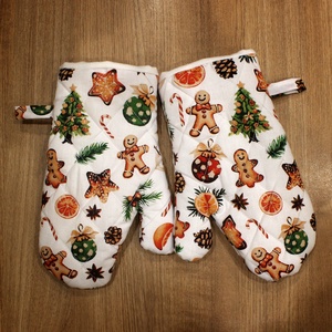 Fehér alapon mézeskalácsos, karácsonyos edényfogó kesztyű , Otthon & Életmód, Konyhafelszerelés, tálalás, Konyhai textil, Edényfogó & Edényfedő, Varrás, MESKA