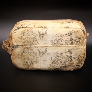 Térképes ovális alakú neszesszer - táska & tok - neszesszer - Meska.hu