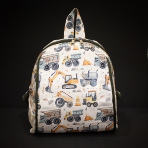 Teknős hátizsák munkagépes mintával - táska & tok - hátizsák - kishátizsák - Meska.hu