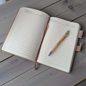 Műbőr jegyzetfüzet - gravírozott bambusz tollal - otthon & életmód - papír, írószer - jegyzetfüzet & napló - Meska.hu
