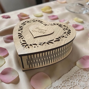 Egyedi gravírozott szív alakú doboz, Esküvő, Emlék & Ajándék, Doboz, Famegmunkálás, MESKA