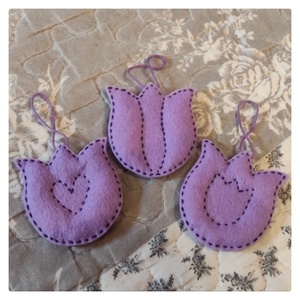 Húsvéti tojásfadísz - lila tulipánok - otthon & életmód - dekoráció - fali és függő dekoráció - függődísz - Meska.hu