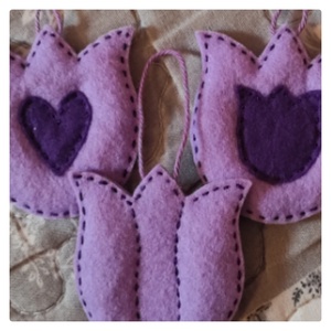 Húsvéti tojásfadísz - lila tulipánok - otthon & életmód - dekoráció - fali és függő dekoráció - függődísz - Meska.hu