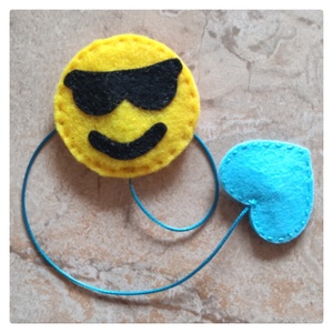 Napszemüveges smiley könyvjelző , Könyv & Zene, Könyvjelző, Varrás, MESKA