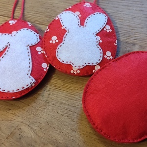 Húsvéti nyuszi tojásfadísz - tappancs nyuszik - otthon & életmód - dekoráció - fali és függő dekoráció - függődísz - Meska.hu