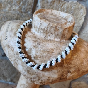 Spirál gyöngy nyaklánc , Ékszer, Nyaklánc, Gyöngyös nyaklánc, Gyöngyfűzés, gyöngyhímzés, MESKA