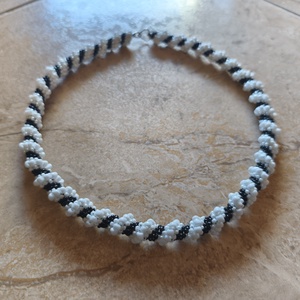 Spirál gyöngy nyaklánc  - ékszer - nyaklánc - gyöngyös nyaklánc - Meska.hu