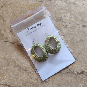 Horgolt ovális zöld-bézs fülbevaló  - ékszer - fülbevaló - lógó fülbevaló - Meska.hu