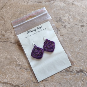 Horgolt lila rombusz fülbevaló  - ékszer - fülbevaló - lógó fülbevaló - Meska.hu