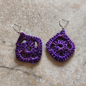 Horgolt lila rombusz fülbevaló , Ékszer, Fülbevaló, Lógó fülbevaló, Horgolás, MESKA