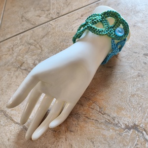 Türkiz-zöld horgolt karkötő - ékszer - karkötő - széles karkötő - Meska.hu