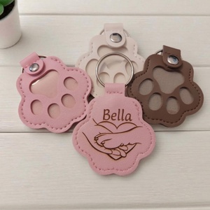 Egyedi gravírozású műbőr mancs kulcstartó - táska & tok - kulcstartó & táskadísz - kulcstartó - Meska.hu