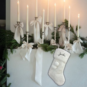 Fehér plüss mikulás zokni - névre szóló, feliratozott, neves - karácsony - mikulás - mikulás zsák - Meska.hu