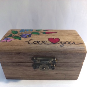 LoveYou ajándékdoboz festett (mini kincsesláda), Otthon & Életmód, Dekoráció, Asztal és polc dekoráció, Díszdoboz, Gravírozás, pirográfia, Festett tárgyak, MESKA