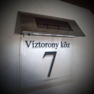 Világitó LED-es napelemes házszám tábla - otthon & életmód - ház & kert - házszám - Meska.hu