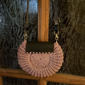 Horgolt kagyló mintás oldaltáska. - táska & tok - kézitáska & válltáska - alkalmi táska - Meska.hu