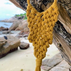 Makramé nyaklánc, Napsárga - ékszer - nyaklánc - bojtos nyaklánc - Meska.hu