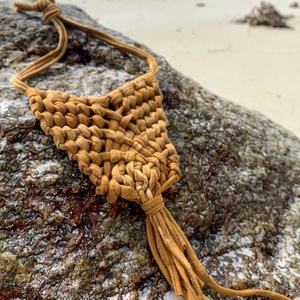 Makramé nyaklánc, Mustársárga - ékszer - nyaklánc - bojtos nyaklánc - Meska.hu