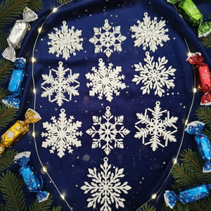 Karácsonyi hópehely dekoráció  - karácsony - karácsonyi lakásdekoráció - karácsonyi lakásdíszek - Meska.hu