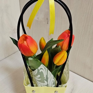 Tulipán erős papír kosárban, Otthon & Életmód, Dekoráció, Asztal és polc dekoráció, Asztaldísz, Virágkötés, MESKA