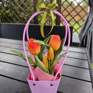 Tulipán erős papír kosárban, Otthon & Életmód, Dekoráció, Asztal és polc dekoráció, Asztaldísz, Virágkötés, MESKA