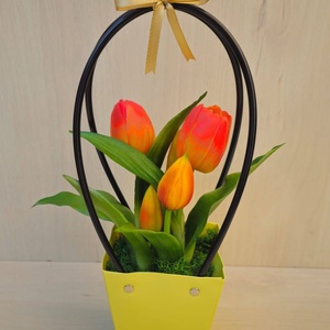 Tulipán erős papír kosárban, Otthon & Életmód, Dekoráció, Asztal és polc dekoráció, Asztaldísz, Virágkötés, MESKA