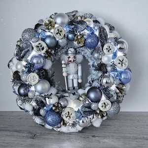 Ajtódísz, Karácsony, Karácsonyi lakásdekoráció, Karácsonyi ajtódíszek, Virágkötés, MESKA