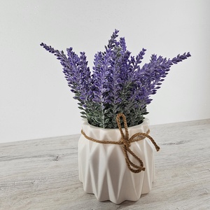 Levendula kerámia kaspóban - otthon & életmód - virágdekoráció - virágdíszek - virágdísz kaspóban - Meska.hu