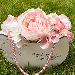 Anyák napi virágbox, Otthon & Életmód, Virágdekoráció, Virágok, Virágbox, , Feliratos, virággal tömött táska anyák napjára., MESKA