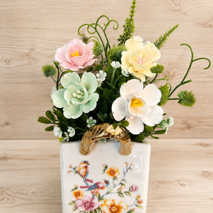 Színes kerámia virágok porcelán táskában - otthon & életmód - virágdekoráció - virágdíszek - asztali virágdísz - Meska.hu