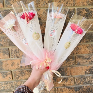 Nőnapi mini gerbera real touch, Otthon & Életmód, Dekoráció, Virágdísz és tartó, Szálas virág, Virágok, Virágkötés, MESKA