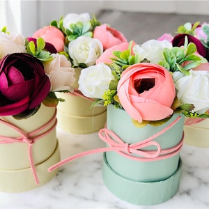 Nőnapi díszek - Meska.hu