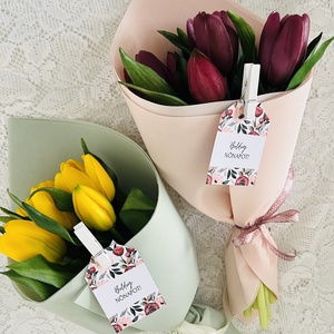 Nőnapi tulipán real touch csokor, Otthon & Életmód, Virágdekoráció, Virágok, Szálas virág, Virágkötés, Nőnapi tulipán csokor real touch.
A tulipán 30cm  hosszú, 7 szàl van 1 csokorban.
Több színben elér..., MESKA