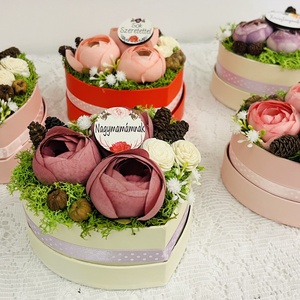 Nőnapi díszek - Meska.hu