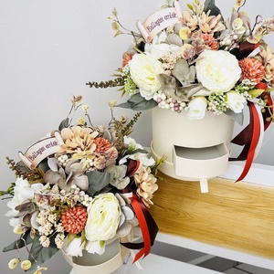 Ballagásra és diplomaosztóra virág, box - Meska.hu